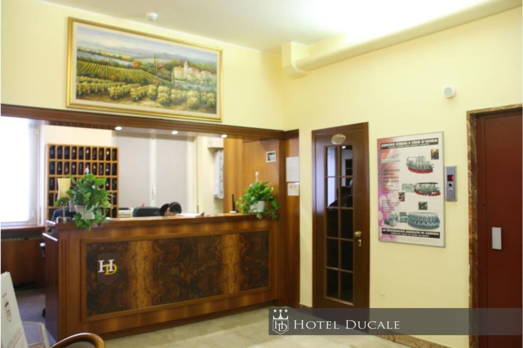 Hotel Ducale Vigevano Habitación foto