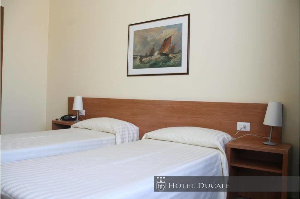 Hotel Ducale Vigevano Exterior foto